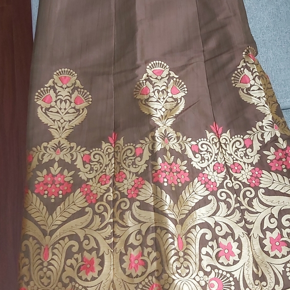 Silk lehega and choli with banarasi dupatta. Size medium. - Picture 1 of 4